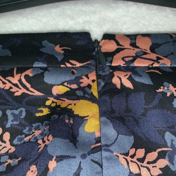 MLoft black/floral fully lined skirt size 4 NWT - Picture 2 of 7